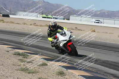 media/Oct-30-2025-Racers Edge (Thu) [[dabbdaf680]]/3-B Group/Session 3 (Turn 15 Inside)/